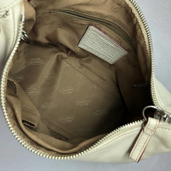 Coach purse cream with red detail - fair condition - Picture 5 of 8